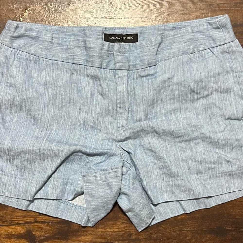 Banana Republic light blue linen shorts with thin vertical stripes 307.5